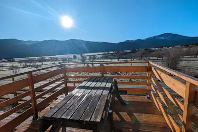 Image de Appartement de vacances \"T2 Parking À Formiguères\" avec vue montagne et terrasse privée