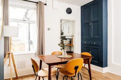 Image de Alices Central Stay Parking  Motor Point Arena