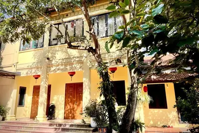 Image de Phòng Giường Đôi cỡ Queen Có Ban Công Sân Hiên Ấm Cúng