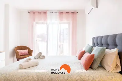 Image de #205 Santa Eulália J23 by Home Holidays