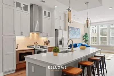 Image de Reluxme| SouthPark 1br Condo w/ Prm Amenities
