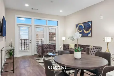 Image de Reluxme | 2br Condo in Center City w/ Spa Access