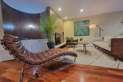 Image de Evanston whole building, 2 units combined sleeps 12, 5 bed 5 bath