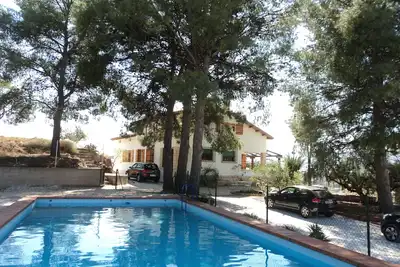 Image de Une grande maison, idéale pour les grandes familles et les groupes d'amis.