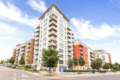 Image de \nspacious service apartment five minutes walk to Royal Air Force Museum London\n\n