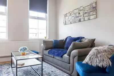 Image de Modern 2-Bedroom West Kensington Apartment