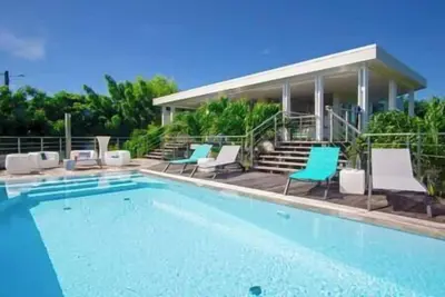 Image de Villa El Desert, magnifique villa pieds dans l'eau