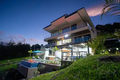 Image de Peaceful and Quiet Vacation house, Mountain view and Birds Paradise