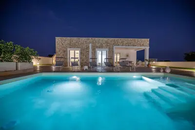Image de My Rental Homes - Villa Torre Pali with private pool and air conditioning