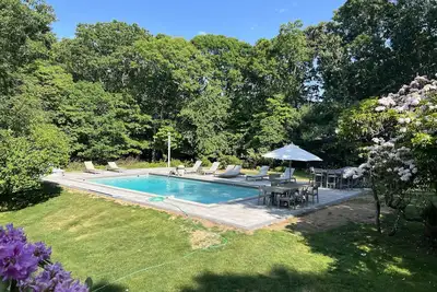 Image de Delightful Southampton Retreat with Heated Pool & Jacuzzi, Near Beach & Shopping