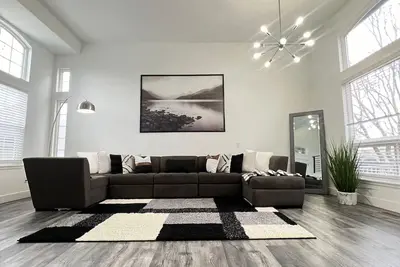 Image de 4br + office updated home, great location in Lone Tree! Dogs Ok