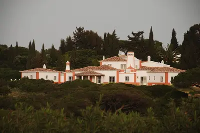 Image de Gorgeous Xl cliff top sea front villa with exclusive location