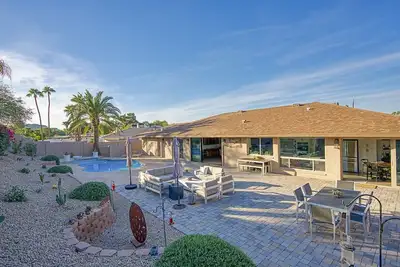 Image de Welcome To Your Elegant Oasis Away From Home!