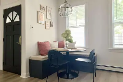 Image de Cozy Cambridge 2bed 2bath w/ Patio & Parking Pass