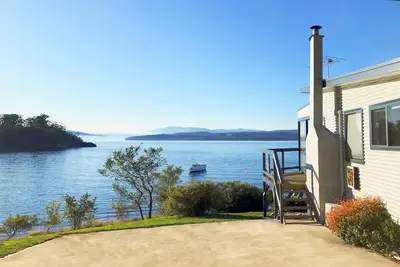 Image de Surveyors Cottage - a quiet retreat by the sea