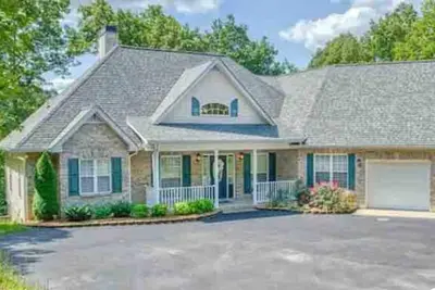 Image de Beautiful Luxury Home - beautiful scenery & equipped for your  family getaway.