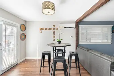 Image de Central Phoenix Casita w/beautiful patio (Unit C)