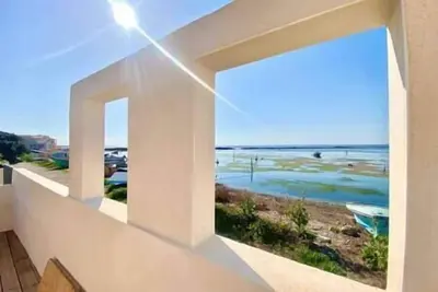 Image de Oasis Cove Côté Étang, accès baignade, près plage, Oasis Cove Côté Étang