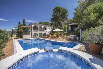 Image de Villa Rosa: Propriété de Charme, Spa & Piscine Chauffée, Vue sur Mer, Parc Clos
