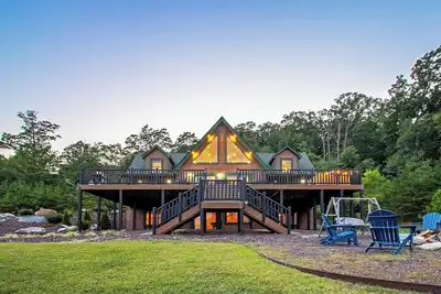 Image de Mountain Views, Hot Tub, Pet Friendly!