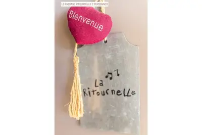 Image de Au Pied de la Cité La Ritournelle Grande Famille