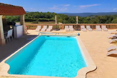 Image de Spacieuse villa avec vue, piscine chauffée au calme et au soleil du sud. 4*