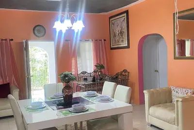 The Hideaway! 15 minutes drive to Ocho Rios, 10 mins to James Bond Beach