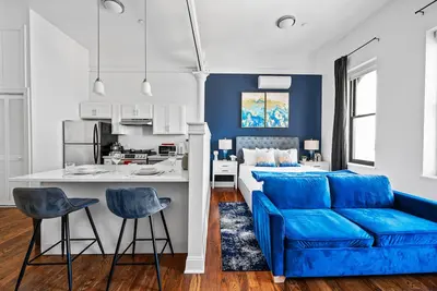 Image de Open space lux studio 20 mins to Nyc