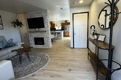 Image de A unique country styled home in the heart of the city.