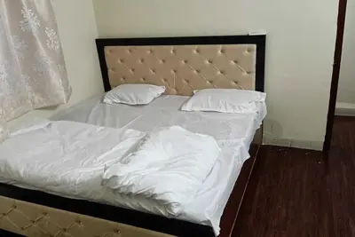 Image de 1300 s. fit full independent flat at mid of city with all amenities