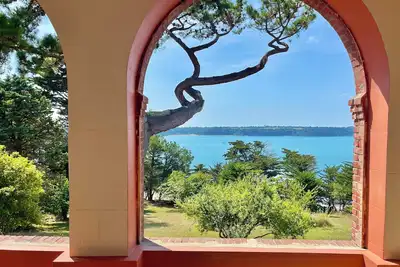 Image de Idéal 2 familles, grande maison de charme vue mer, accès direct à la plage