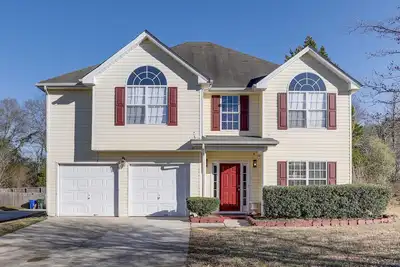 Image de Pet-Friendly Georgia Escape w/ Deck, Grill & Yard!