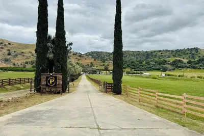 Image de Cozy Private Suite with bathroom, 28 mins from Sequoia National Park. \n