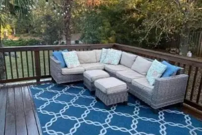 Image de Fantastic Masters Rental with Huge, Relaxing Deck