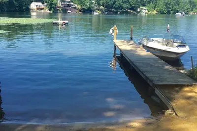 Image de Remodeled Cottage retreat on the Lake, close to Boston but nestled in the woods