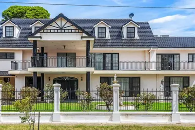 Image de Spacious Retreat:  Enjoy the Beach & City