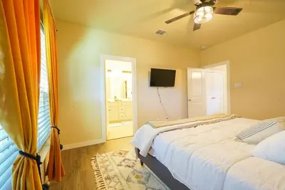 Image de Quiet Neighborhood, 2 story