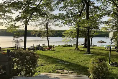 Image de Lake front on glacial lake, swimming, boating, fishing. Floating dock