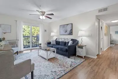 Image de Monthly Discounts In The Heart of Destin! Close To Beach and Restaurants! Dancing Cloud 260