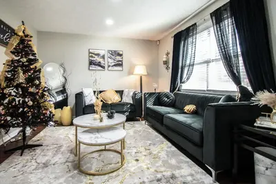 Image de Beautifully Renovated 4-Bed, 3-Bath Family Home with Modern Finishes in Decatur
