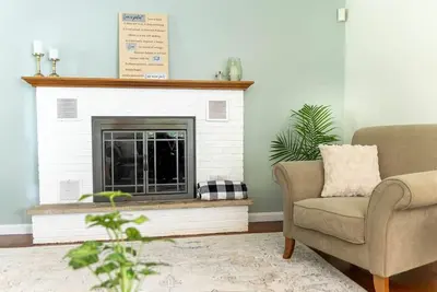 Image de Sunset Cottage:  Spacious Vacation Home with Game Room