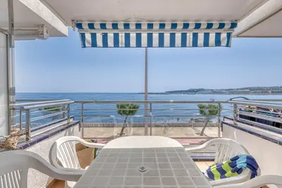 Image de Apt Frontmar - Wifi, piscine communautaire, 1ère ligne de mer, vue panoramique.