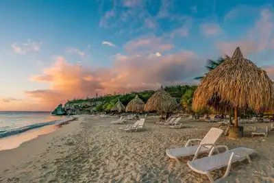 05-Experience contemporary luxury at Prince Apt, 20-minute stroll from the beach