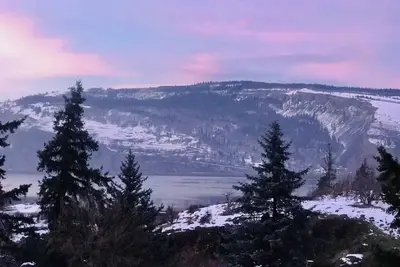 Image de Breathtaking Views of the Columbia River and Syncline Hills