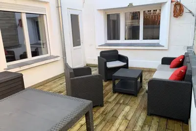 Appartement Rez-de-chaussée avec courette - Plage à 1 minute à pieds