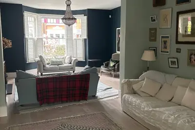 Image de Long Summer let, Chiswick, Beautiful home sleeps 8