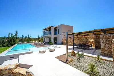 Image de In Vivo Villa - breathtaking View - 90 sq. m Heated, Infinity Pool-playground
