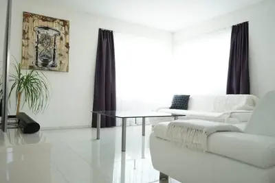 Image de Luxus 3. 5 Zimmer-wohnung-balkon-whirlpool-parking