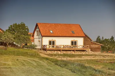 Image de Schönes Ferienlandhaus mit Großem Garten Direkt am Wasser
