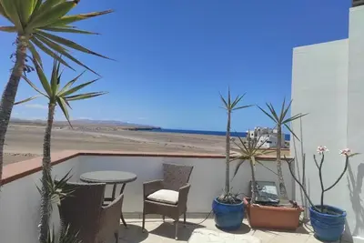 Image de Laylas Beach Art House